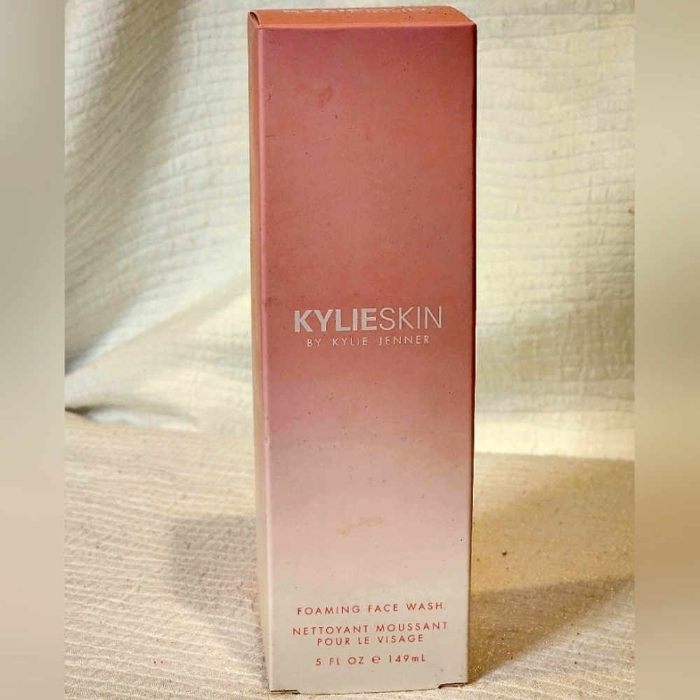 Kylie Skin Foaming Facewash, New